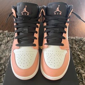 Air Jordan 1 mid pink quartz